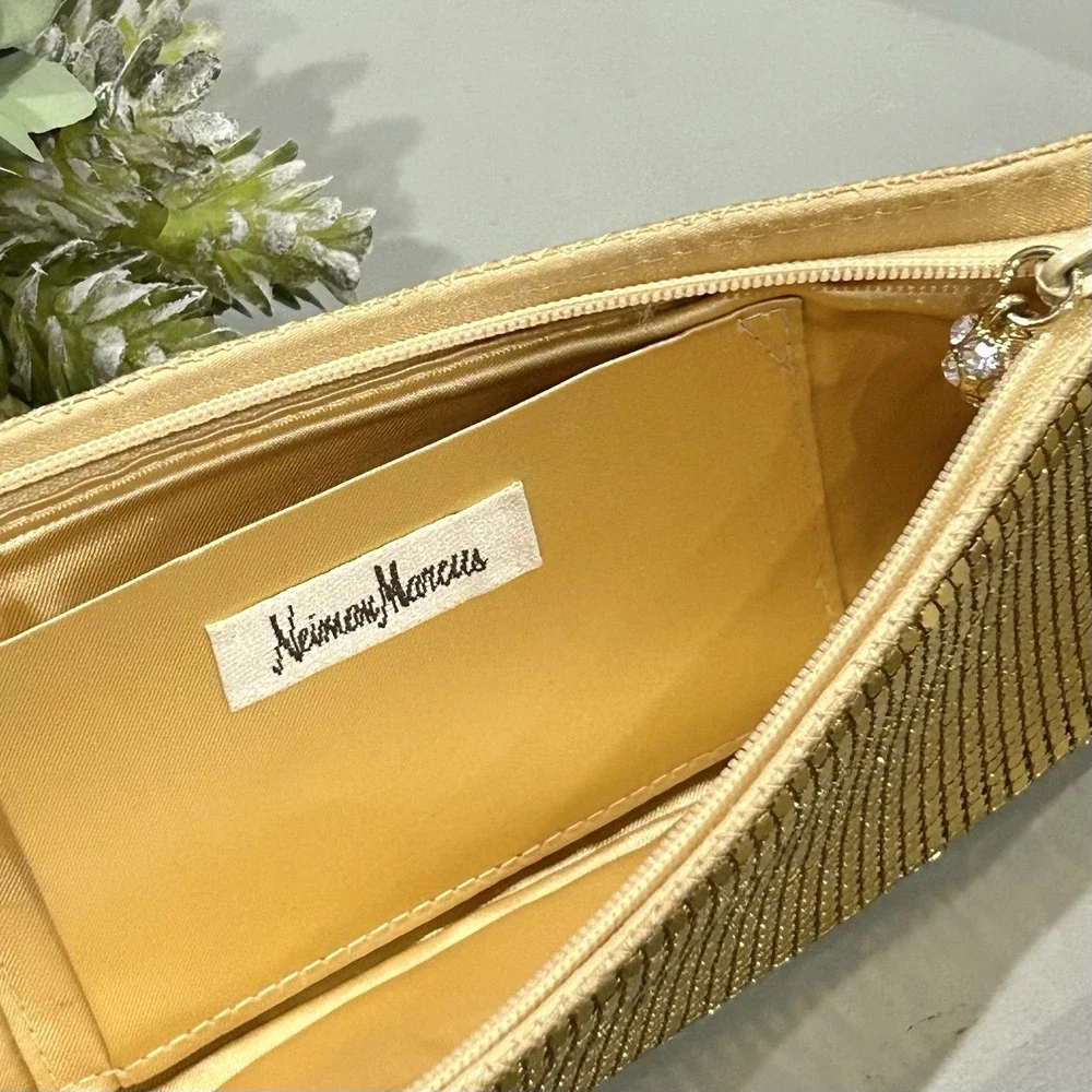 Neiman Marcus Retro Neiman Marcus Gold Mesh Clutch Cosmetic‎ Bag 9